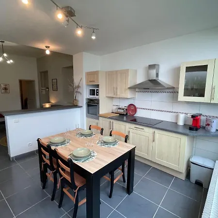 Apartman Proche Des Remparts Et Tous Commerces.