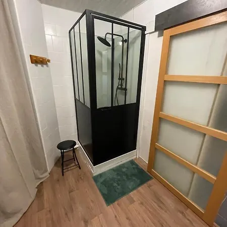 Proche Des Remparts Et Tous Commerces. Apartmán
