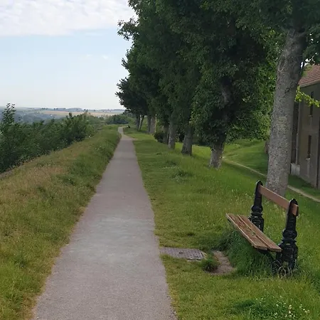 Proche Des Remparts Et Tous Commerces. Lägenhet *