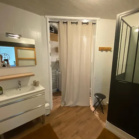 Proche Des Remparts Et Tous Commerces. Montreuil (Pas-de-Calais)